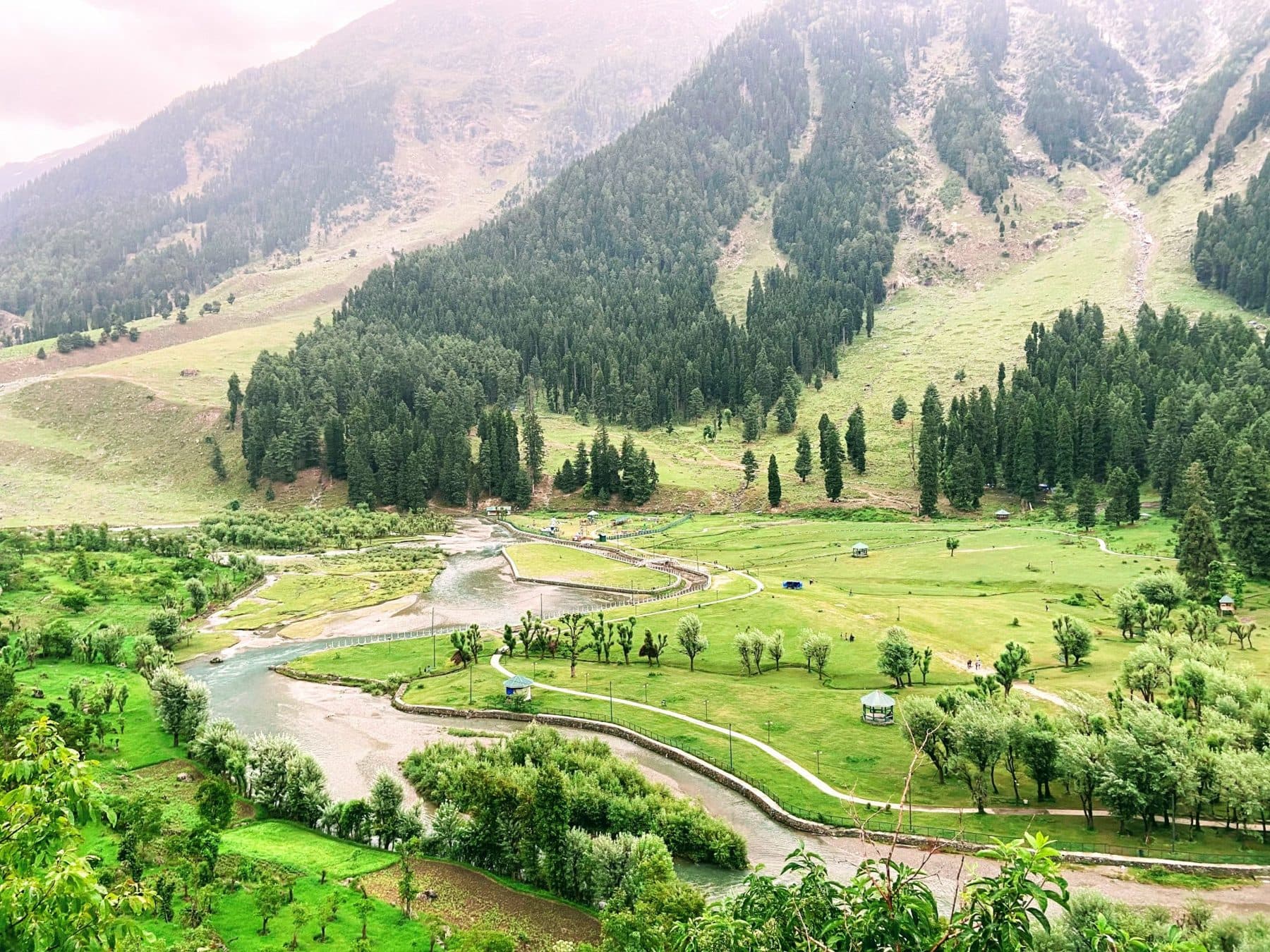 Kashmir Tour Package: Srinagar, Gulmarg, Pahalgam & Sonamarg
