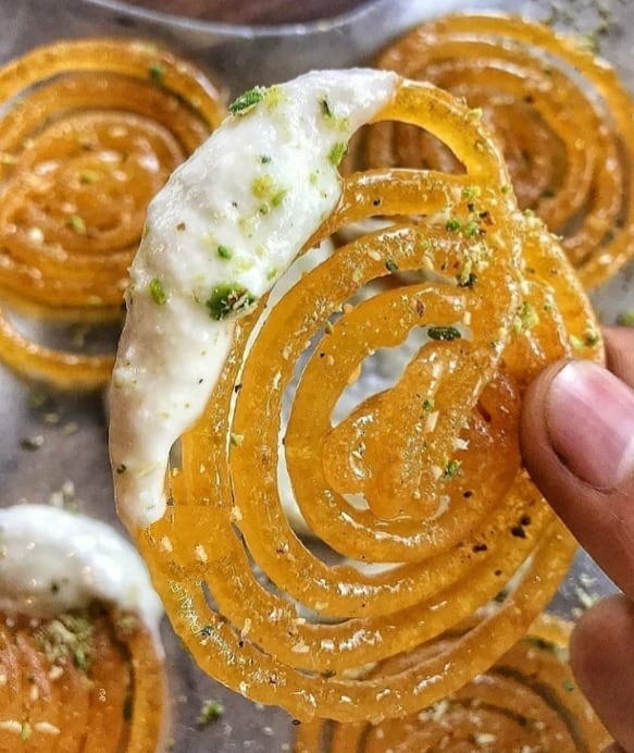 Rabdi Jalebi: Street foods to taste in Delhi